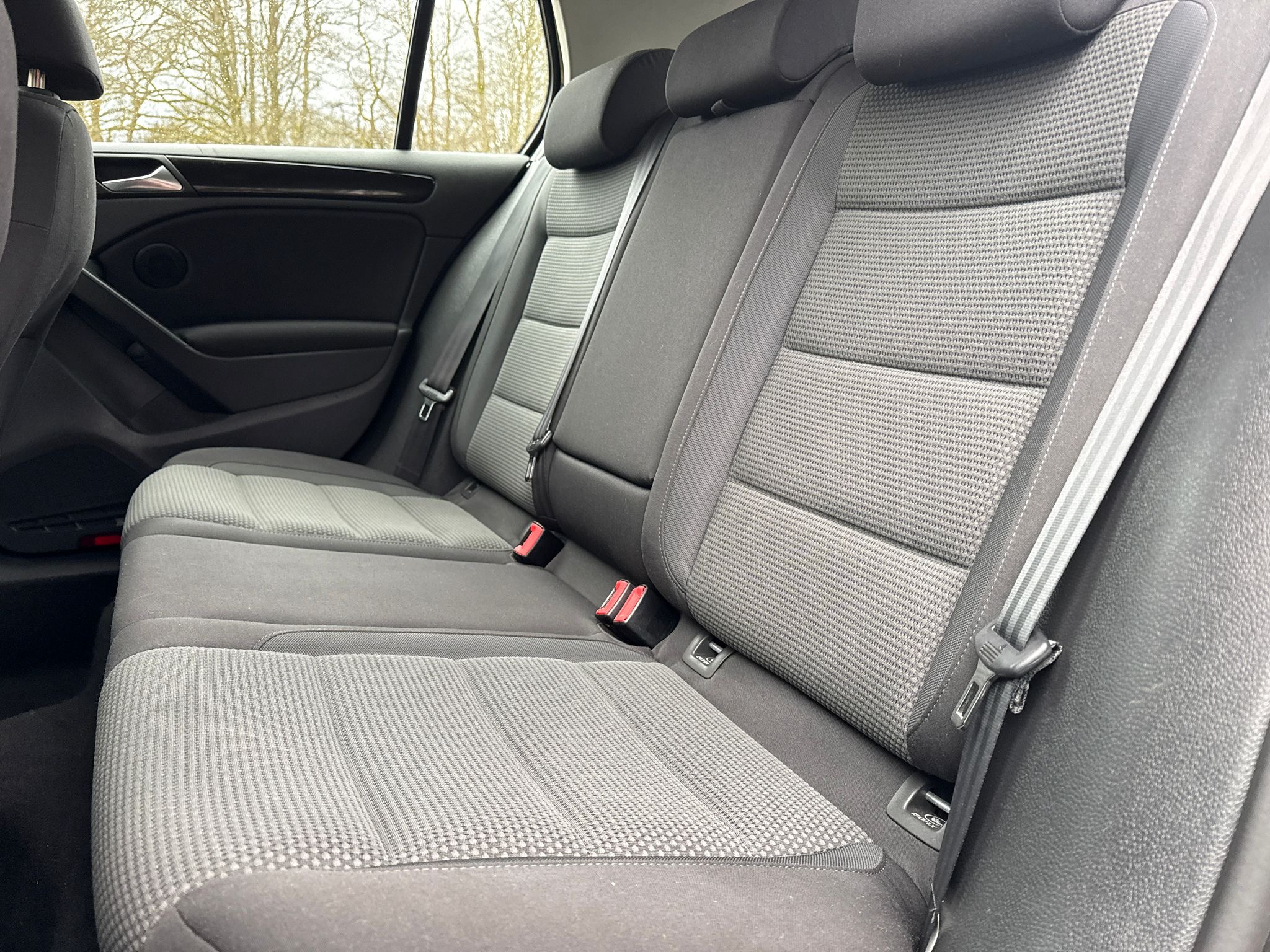 2010 Volkswagen Golf photo 3