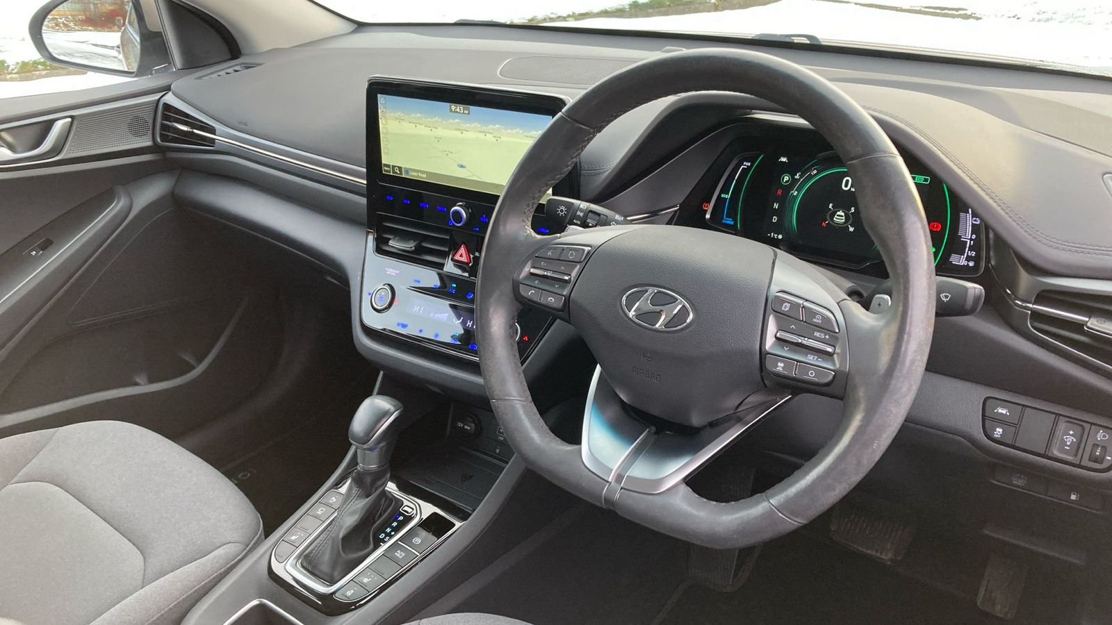 2021 Hyundai Ioniq photo 3